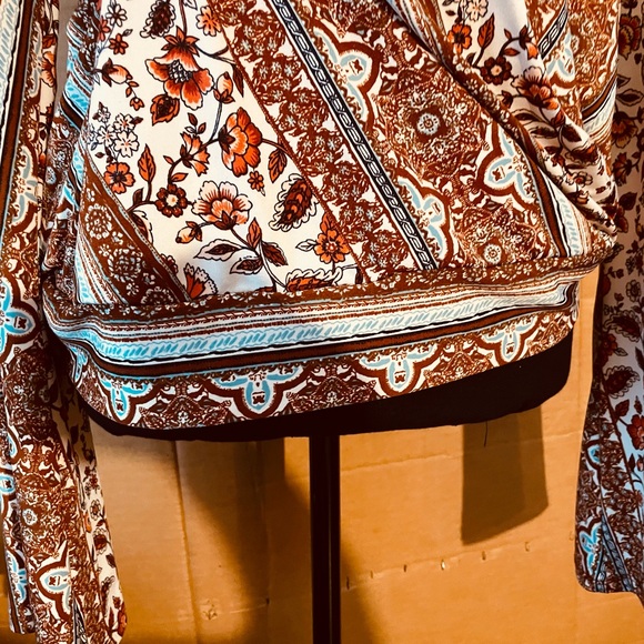 Venus Brown & White Wrap Blouse with Long Sleeves - Picture 6 of 7